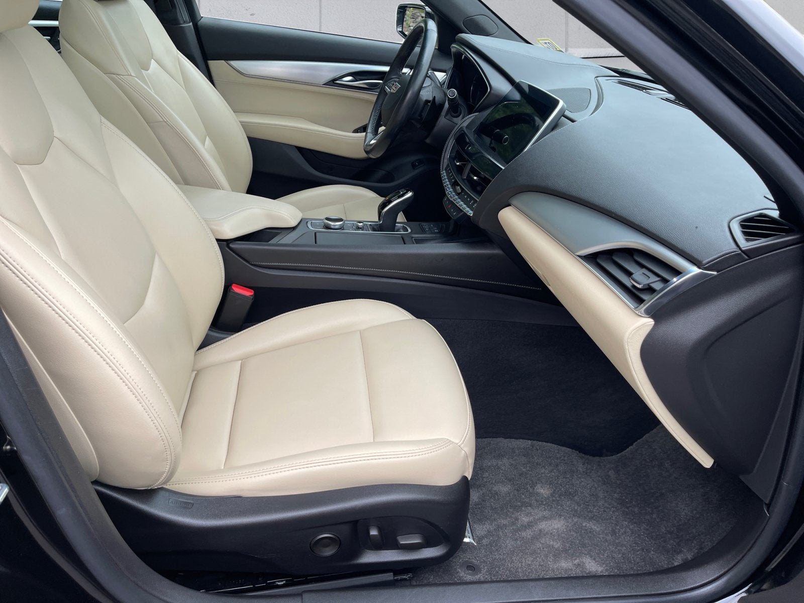 2023 Cadillac CT5 Luxury