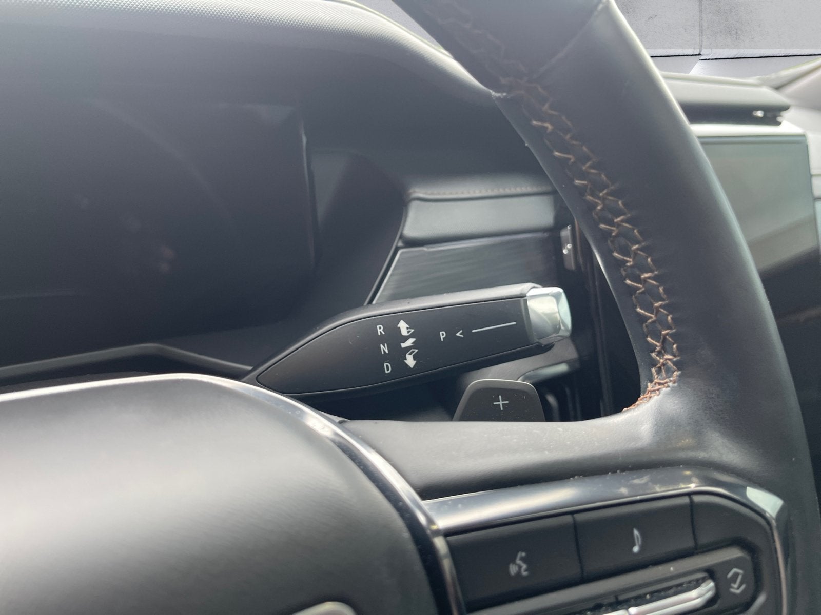 2024 GMC Acadia AT4