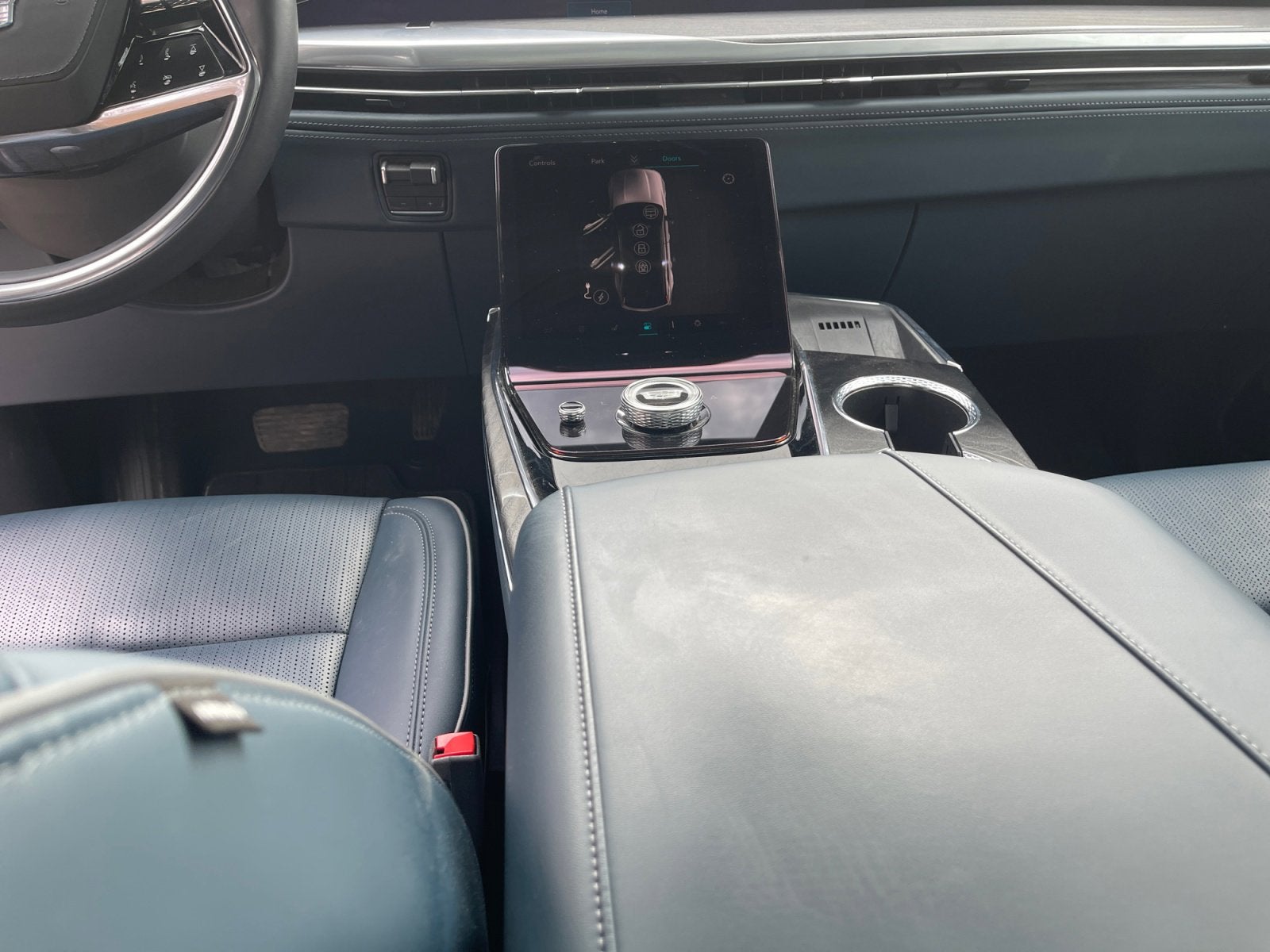 2025 Cadillac ESCALADE IQ Luxury 2