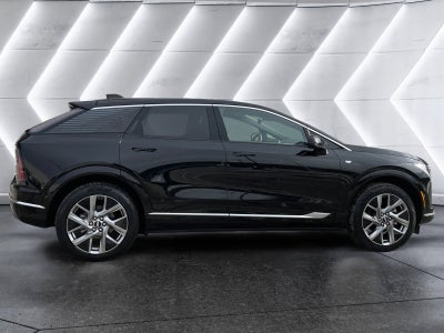 2025 Cadillac OPTIQ Luxury 2