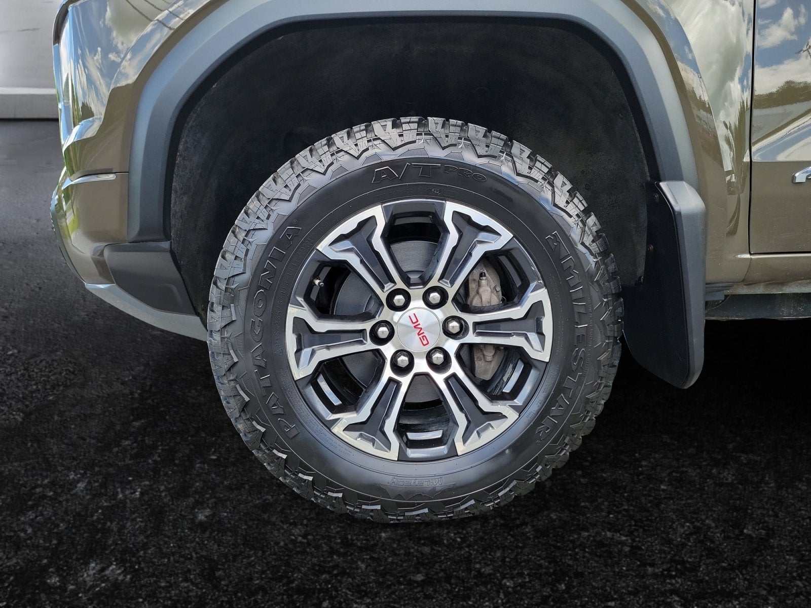 2024 GMC Canyon AT4