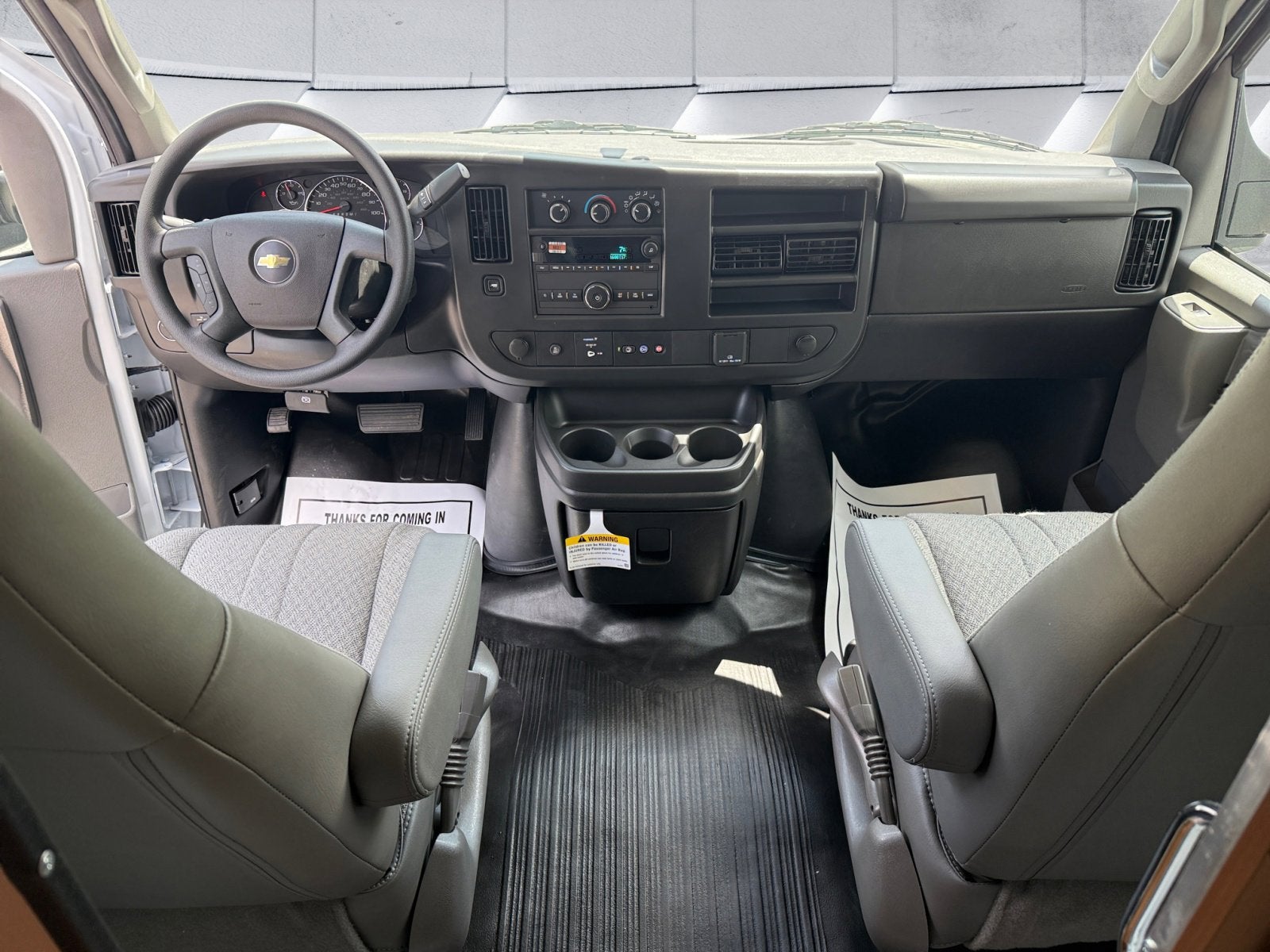 2025 Chevrolet Express Cutaway 3500 1WT Dejana Duracube II Cargo Body