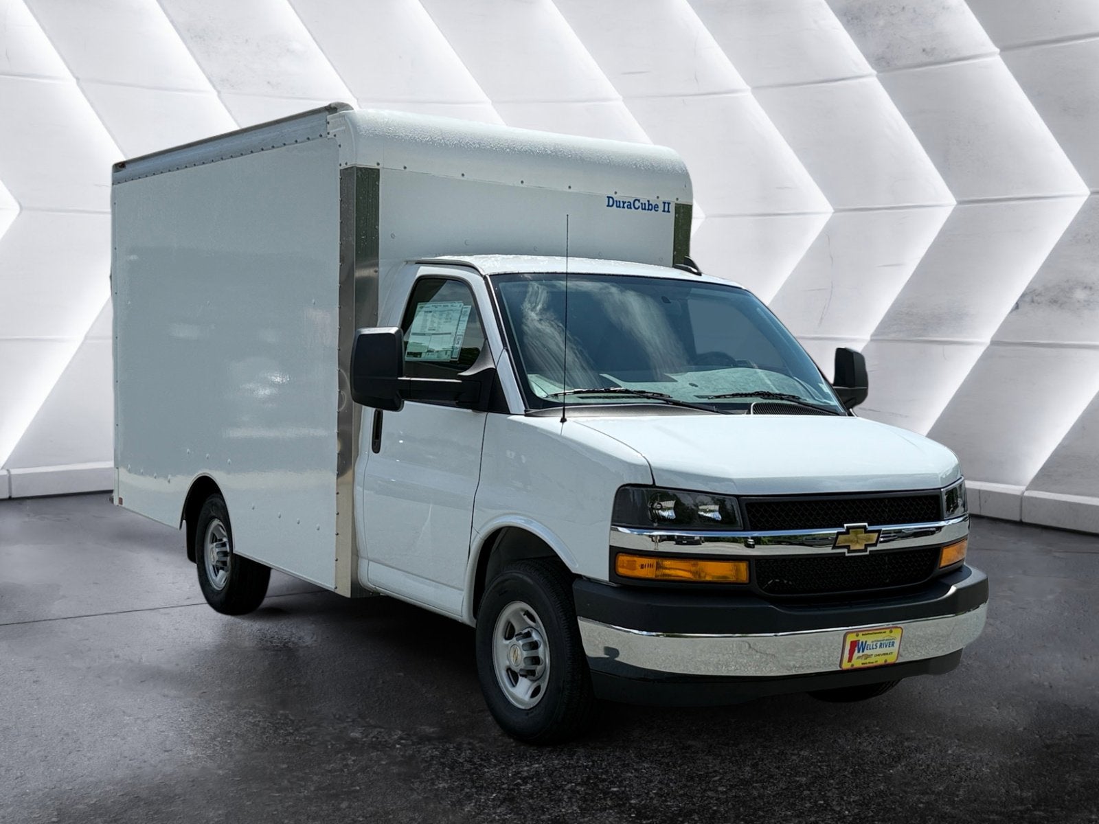 2025 Chevrolet Express Cutaway 3500 1WT Dejana Duracube II Cargo Body