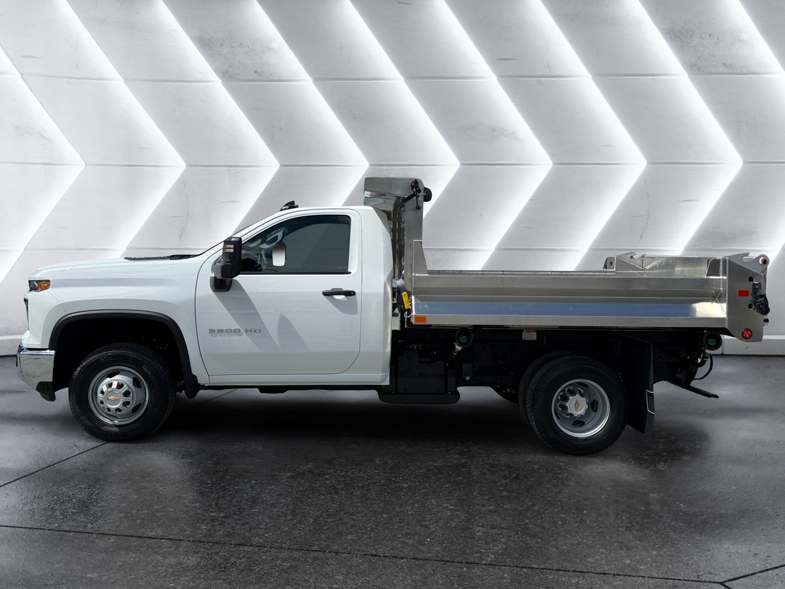 2026 Chevrolet Silverado 3500 HD Chassis Cab WT UNICELL Air-Flo 9 Ft 3-Yard Aluminum Dump