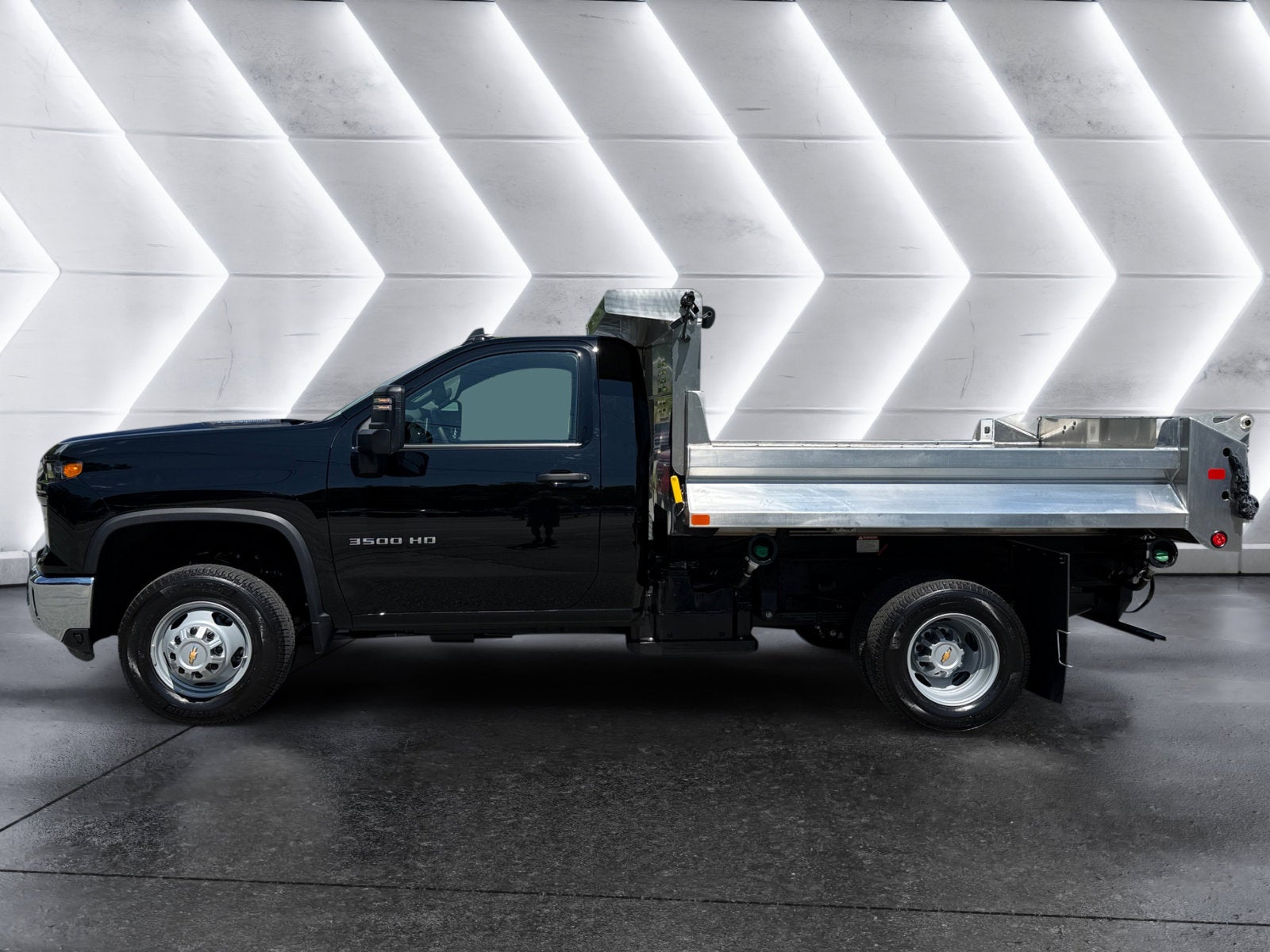 2026 Chevrolet Silverado 3500 HD Chassis Cab WT UNICELL Air-Flo 9 Ft 3-Yard Aluminum Dump