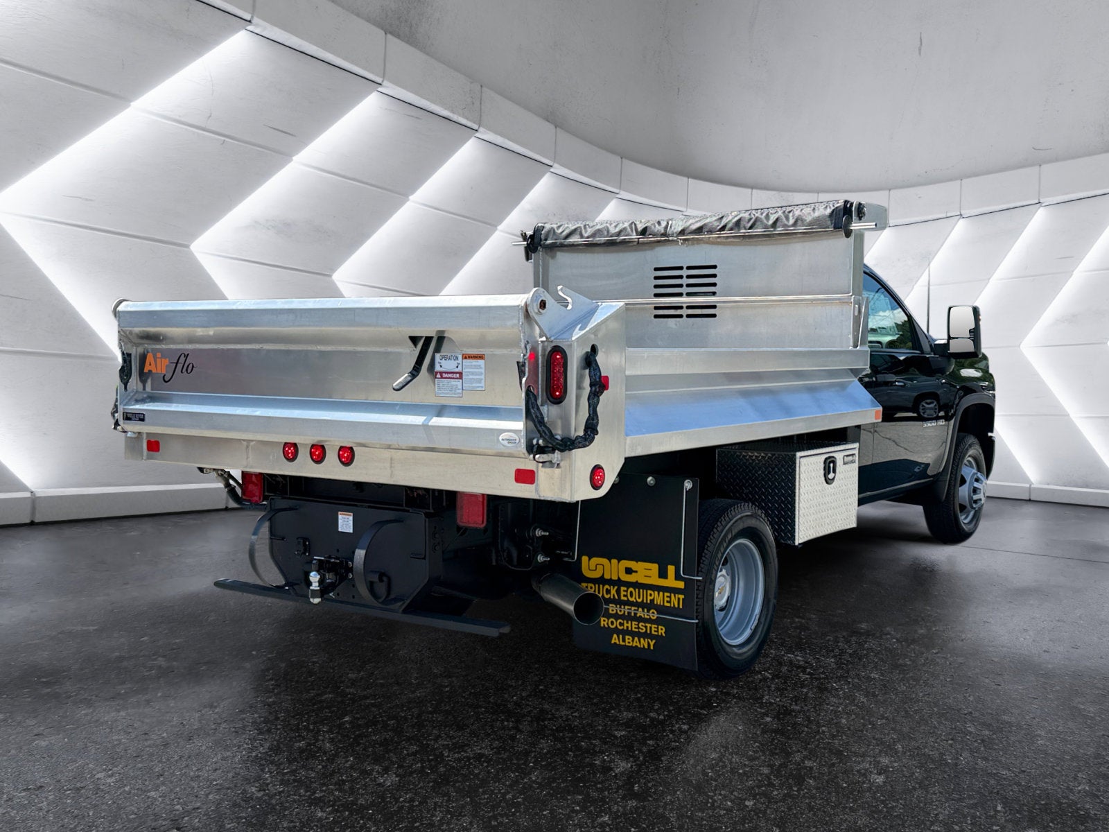 2026 Chevrolet Silverado 3500 HD Chassis Cab WT UNICELL Air-Flo 9 Ft 3-Yard Aluminum Dump
