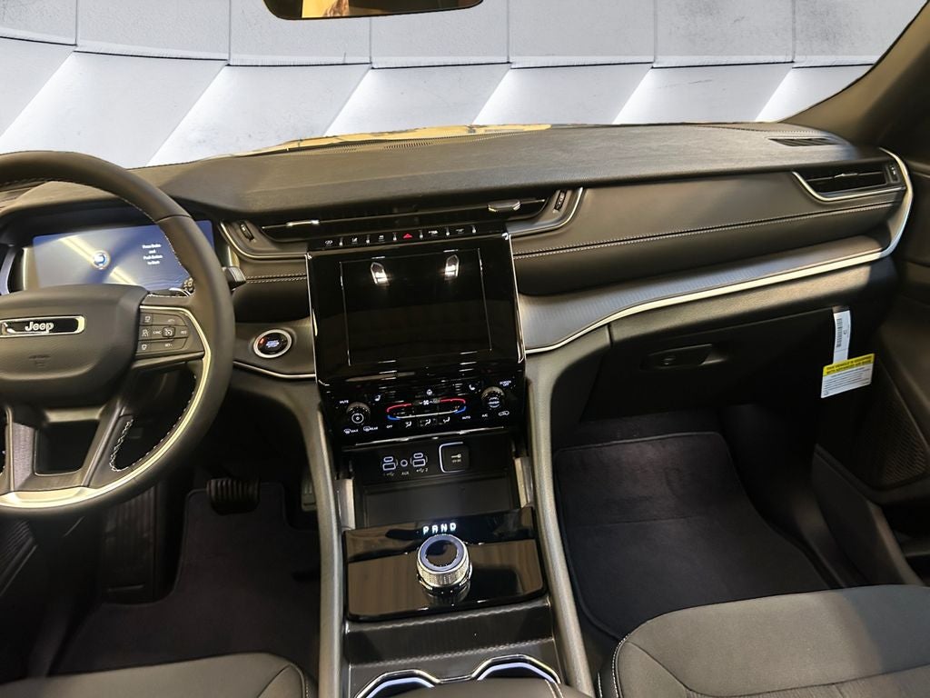 2025 Jeep Grand Cherokee Laredo X