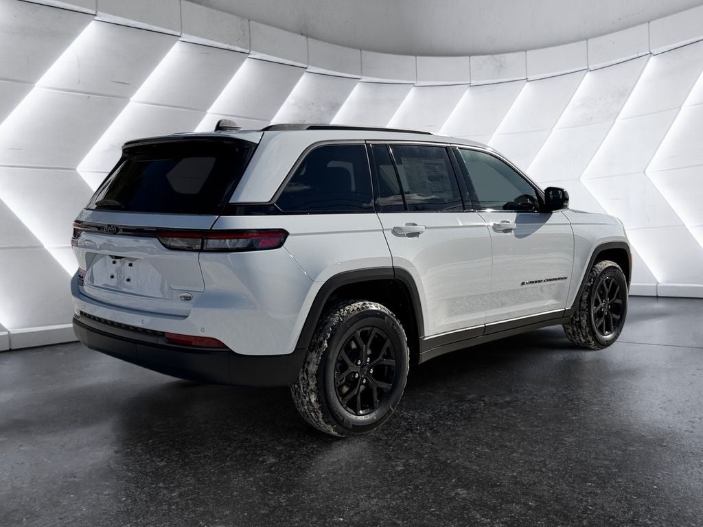 2026 Jeep Grand Cherokee Laredo