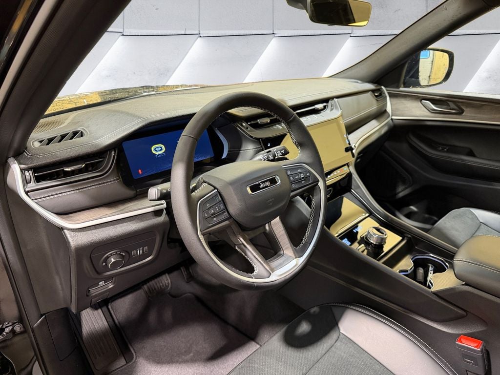 2026 Jeep Grand Cherokee Laredo