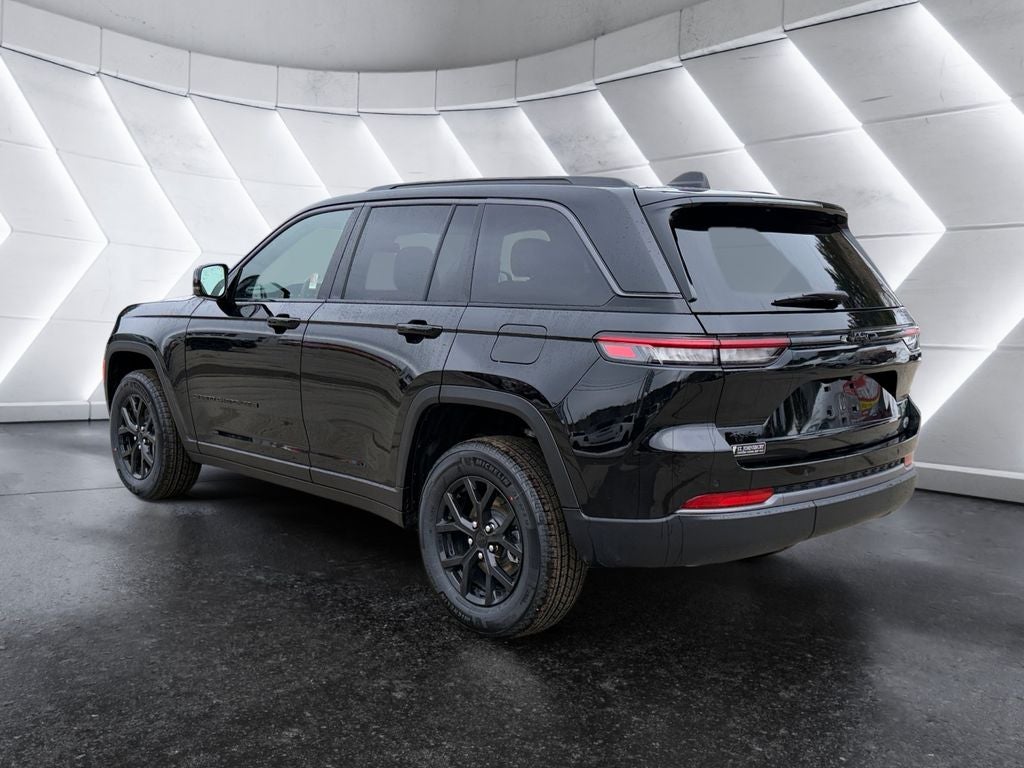 2026 Jeep Grand Cherokee Laredo