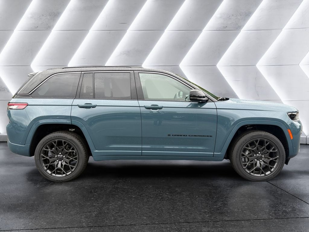 2027 Jeep Grand Cherokee Summit