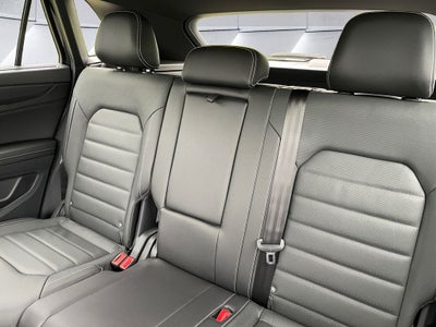 2026 Volkswagen Atlas Cross Sport SEL R-Line Black