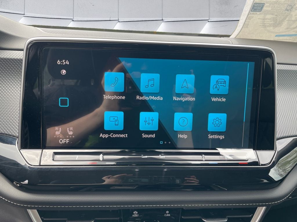 2026 Volkswagen Atlas Cross Sport 2.0T SEL Premium R-Line