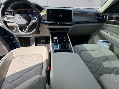 2025 Volkswagen Atlas 2.0T SE w/Technology