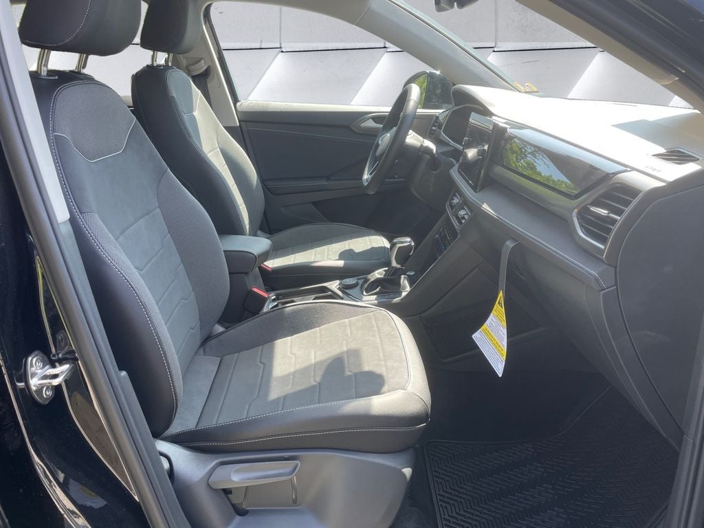 2026 Volkswagen Taos 1.5T SE Black