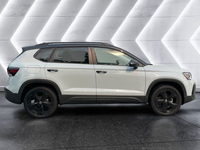 2026 Volkswagen Taos 1.5T SE Black