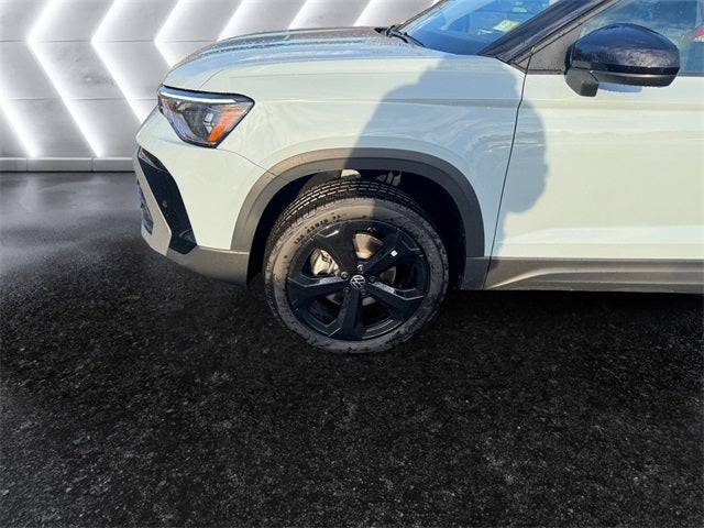 2026 Volkswagen Taos 1.5T SE Black