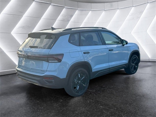 2026 Volkswagen Taos 1.5T SE Black