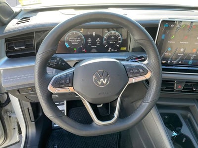 2026 Volkswagen Tiguan 2.0T SE R-Line Black