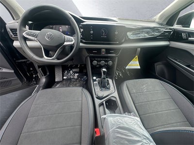 2024 Volkswagen Taos 1.5T SE Black