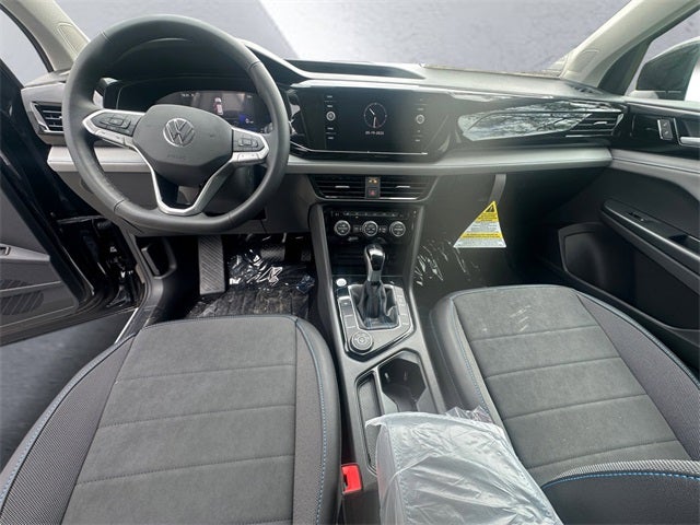 2024 Volkswagen Taos 1.5T SE Black