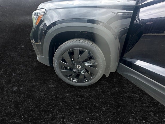 2024 Volkswagen Taos 1.5T SE Black