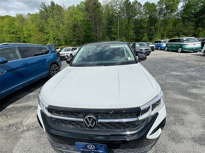 2024 Volkswagen Taos 1.5T SE Black