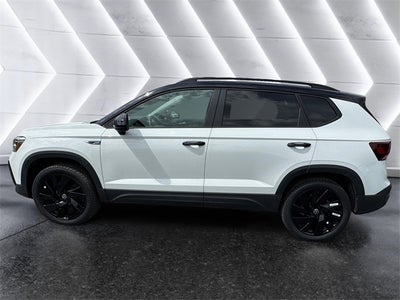 2024 Volkswagen Taos 1.5T SE Black