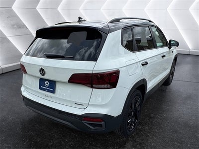 2024 Volkswagen Taos 1.5T SE Black