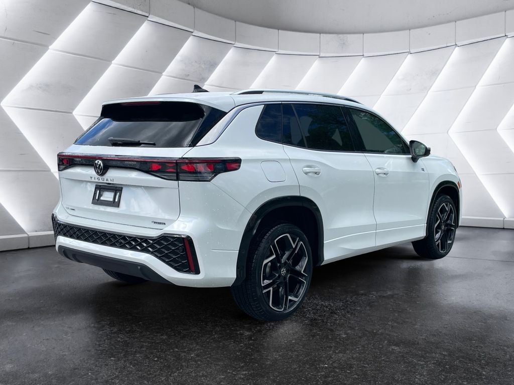 2026 Volkswagen Tiguan 2.0T SEL R-Line Turbo