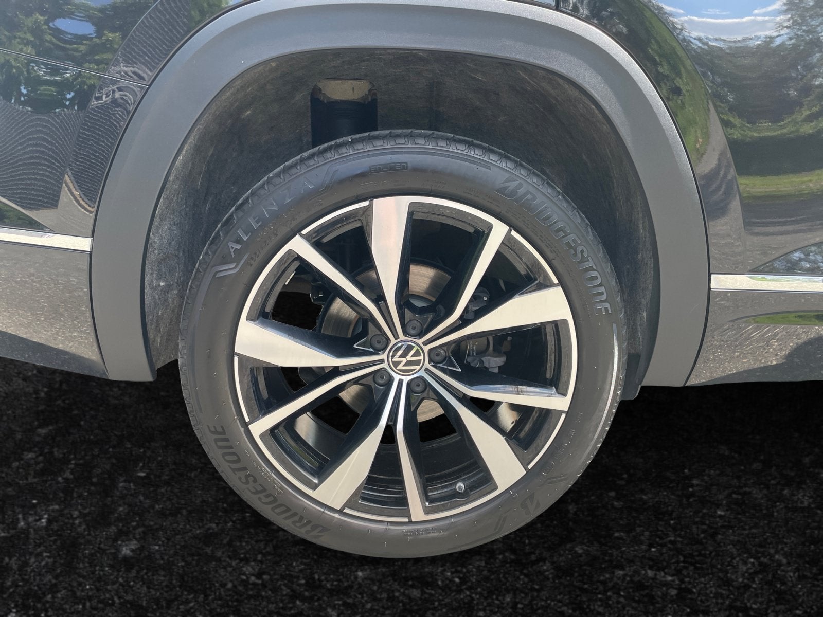2024 Volkswagen Atlas 2.0T SEL Premium R-Line