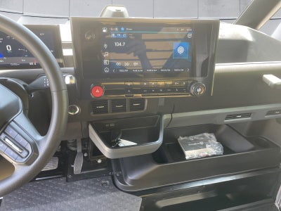 2024 BrightDrop Zevo 600 EJY