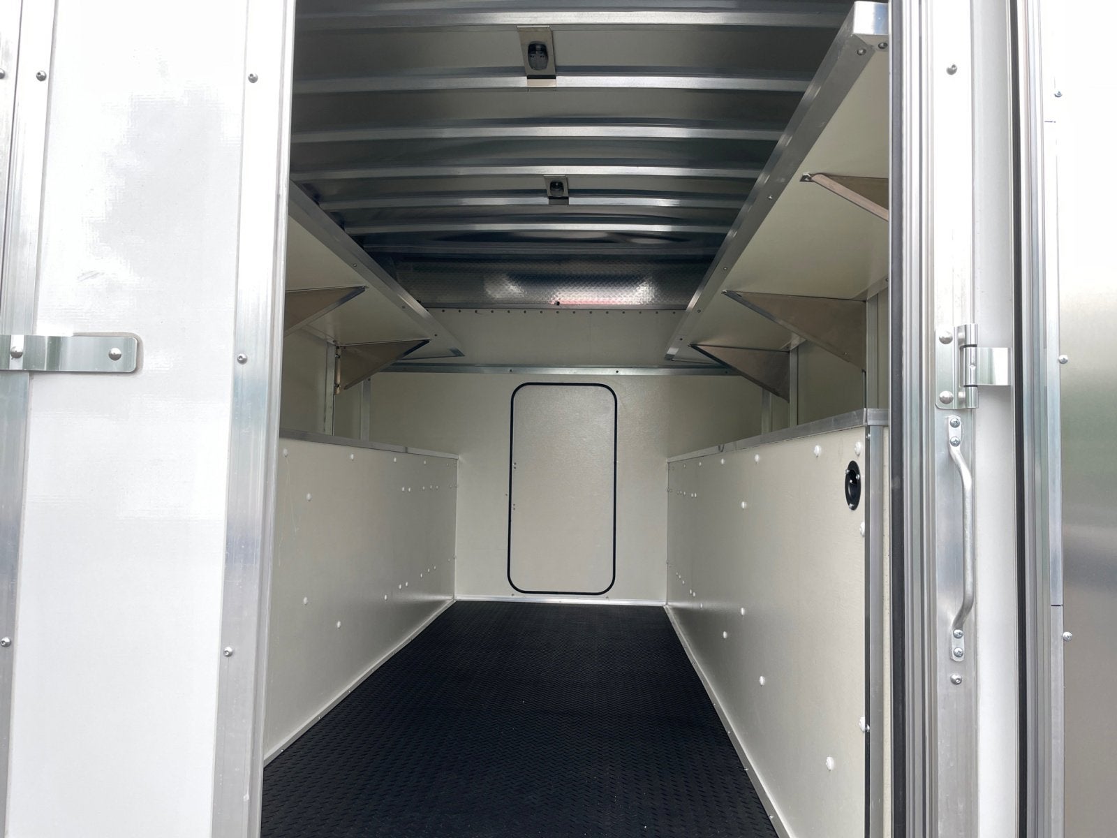 2025 GMC Savana Cutaway 3500 1WT