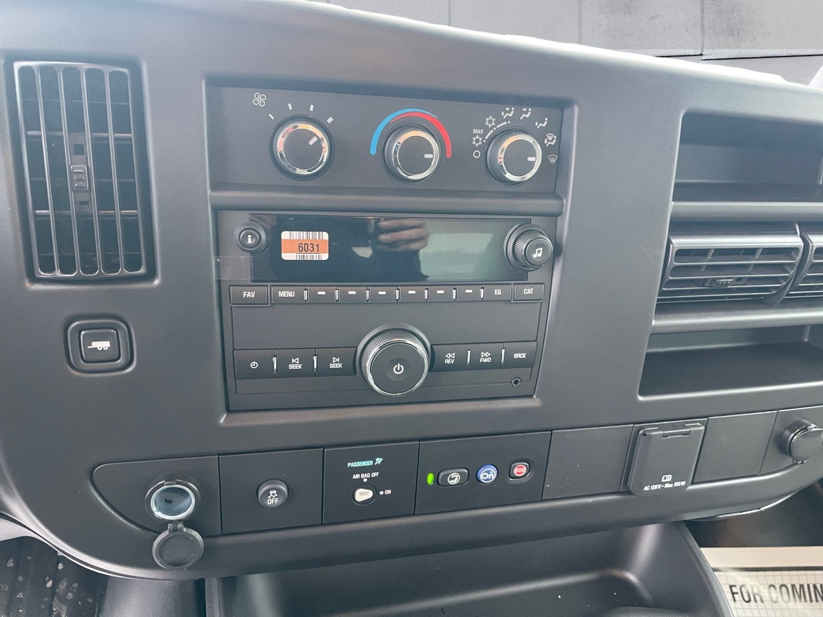 2024 GMC Savana Cutaway 4500 2WT Dejana 14 Ft. Duracube