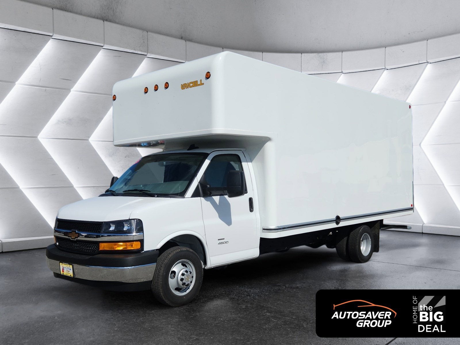 2025 Chevrolet Express Cutaway 4500 2WT Unicell Box Van