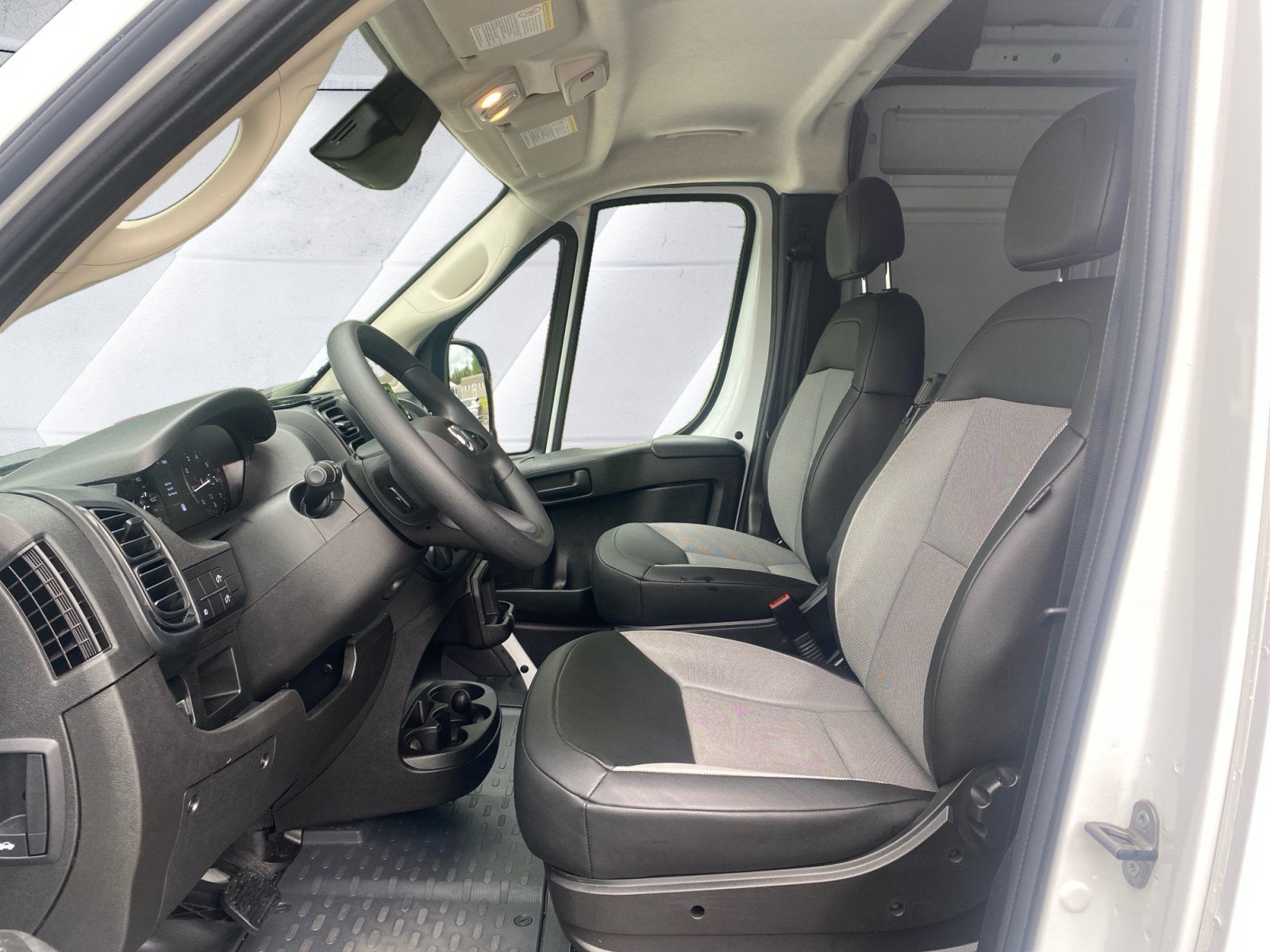 2026 RAM ProMaster Cargo Van Tradesman