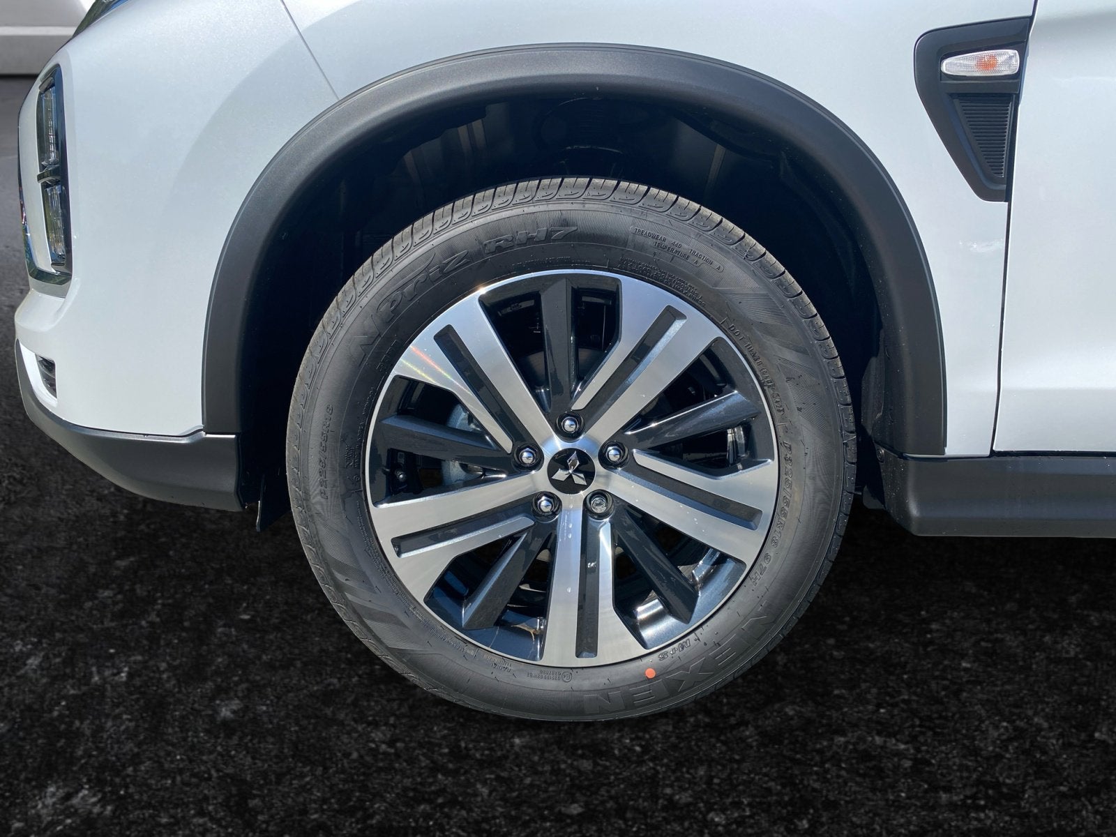 2025 Mitsubishi Outlander Sport ES