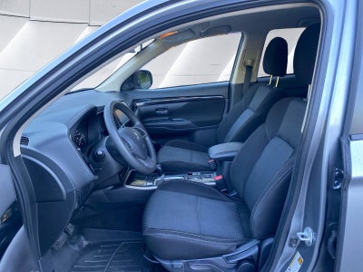 2020 Mitsubishi Outlander Base