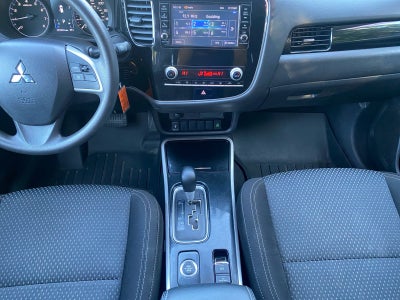 2020 Mitsubishi Outlander Base