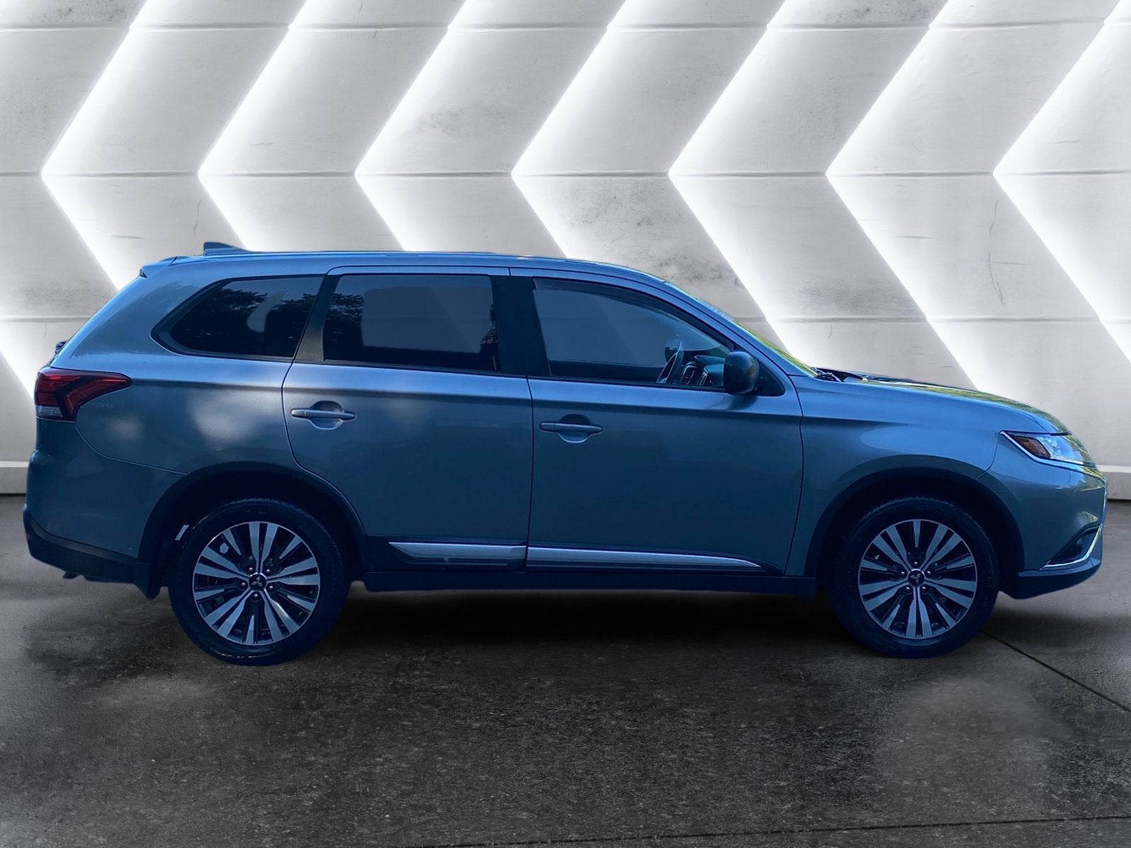 2020 Mitsubishi Outlander Base