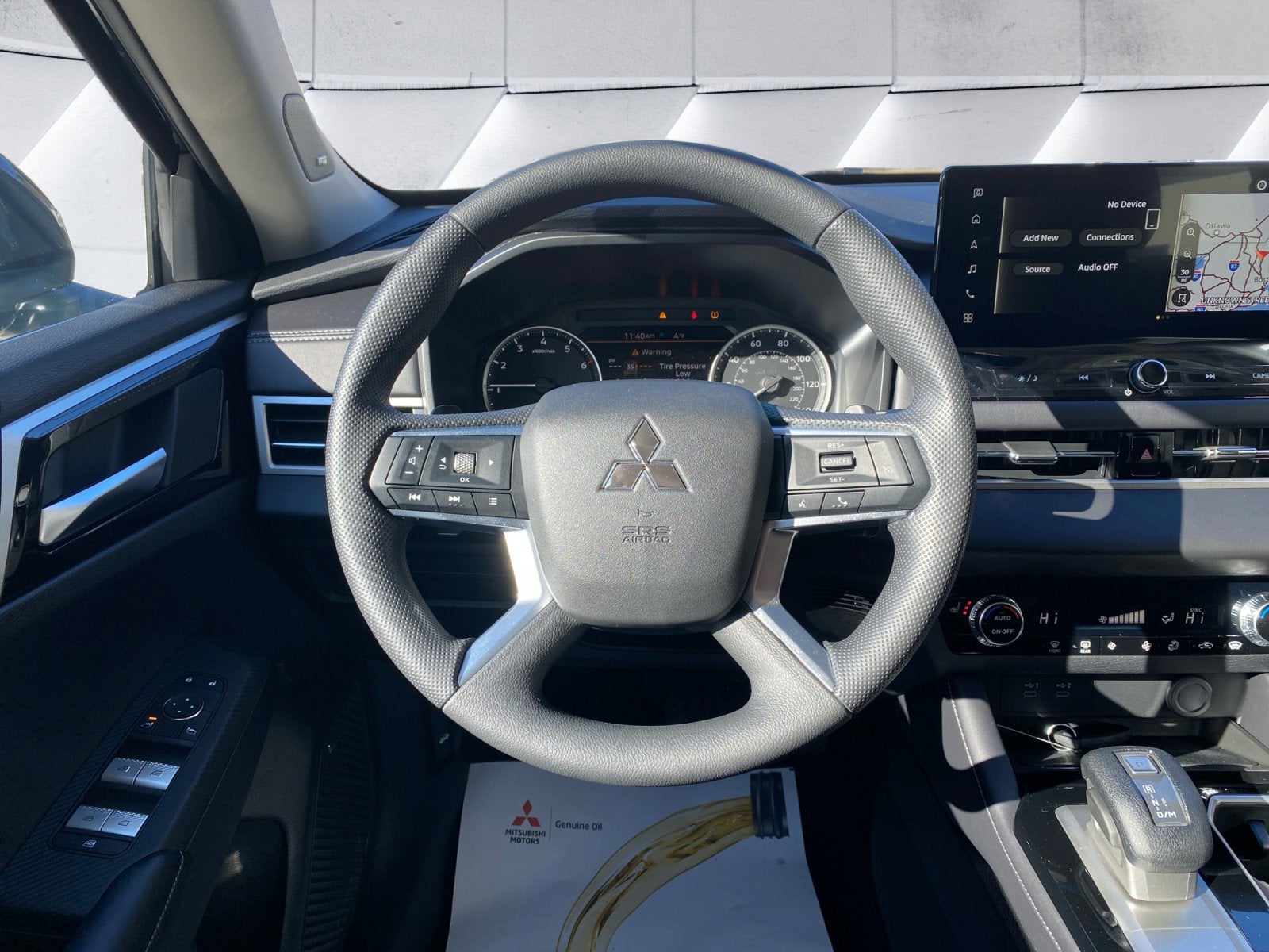 2025 Mitsubishi Outlander ES