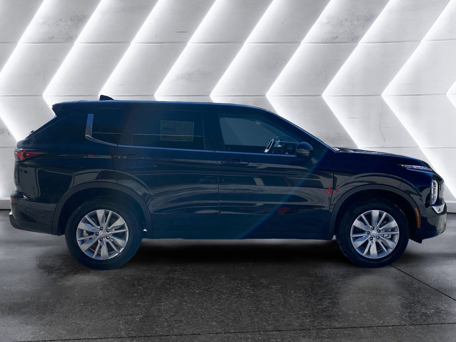 2025 Mitsubishi Outlander ES