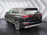 2022 Mitsubishi Outlander Base