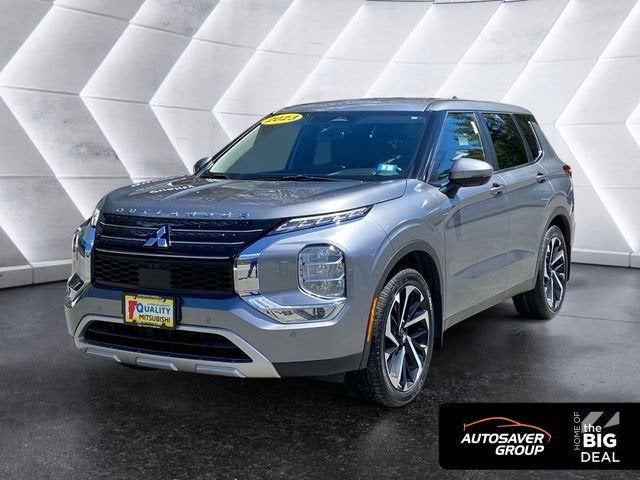 2023 Mitsubishi Outlander Base