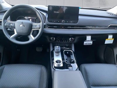 2026 Mitsubishi Outlander ES