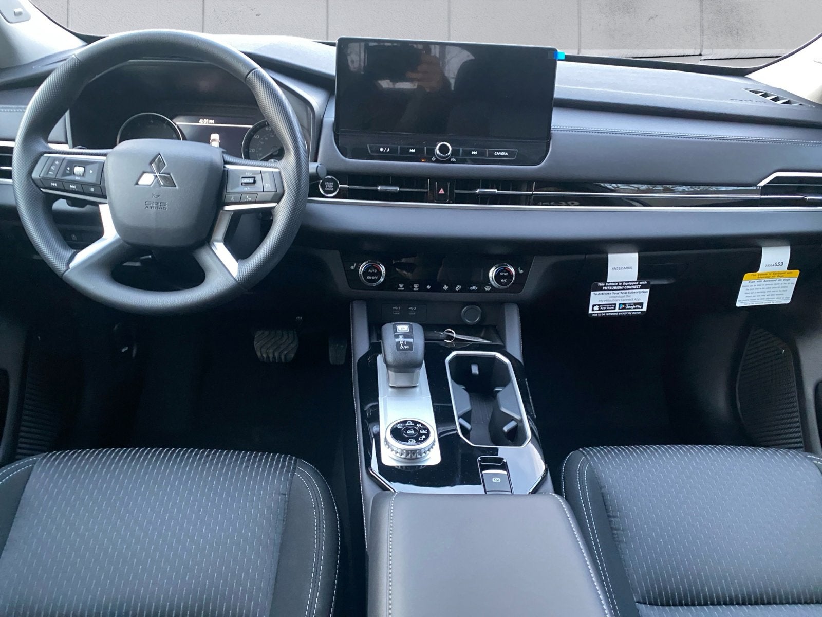 2026 Mitsubishi Outlander ES