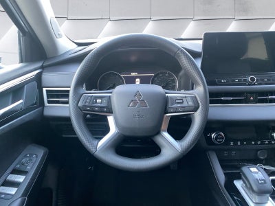 2026 Mitsubishi Outlander ES