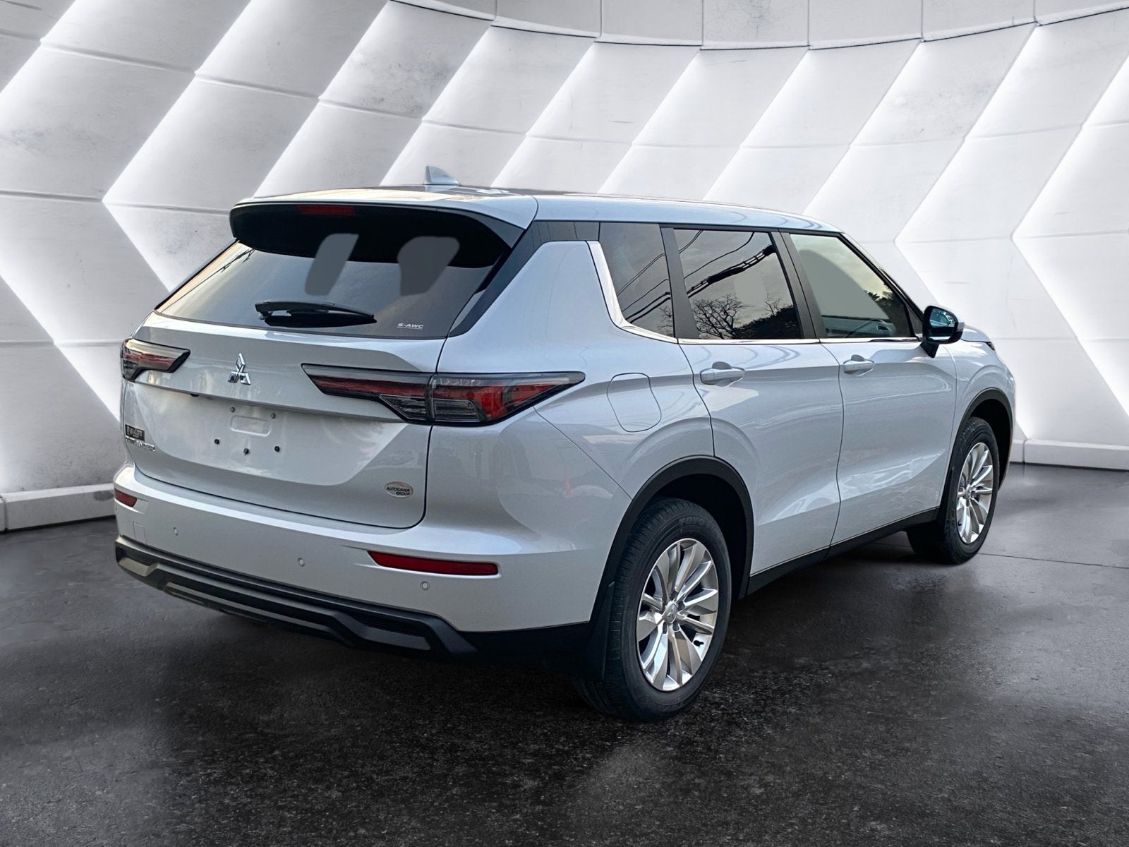 2026 Mitsubishi Outlander ES