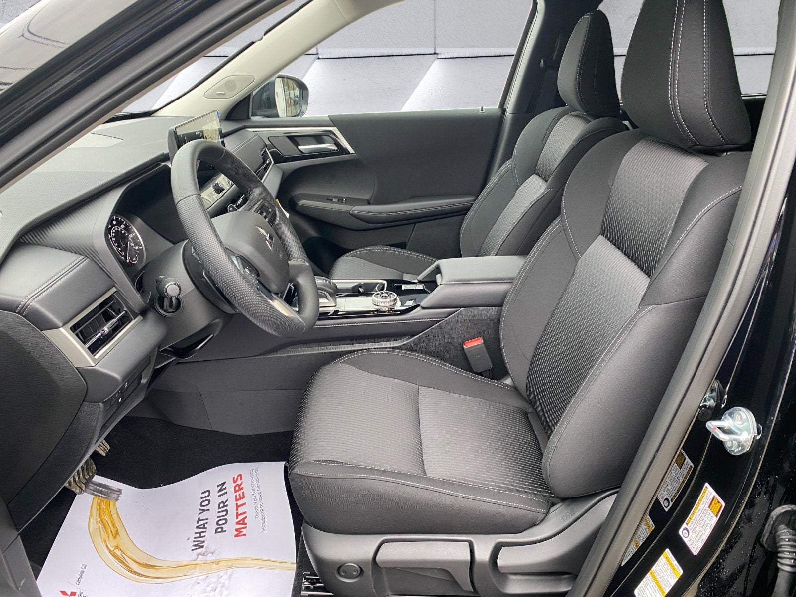 2026 Mitsubishi Outlander ES