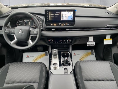 2026 Mitsubishi Outlander ES